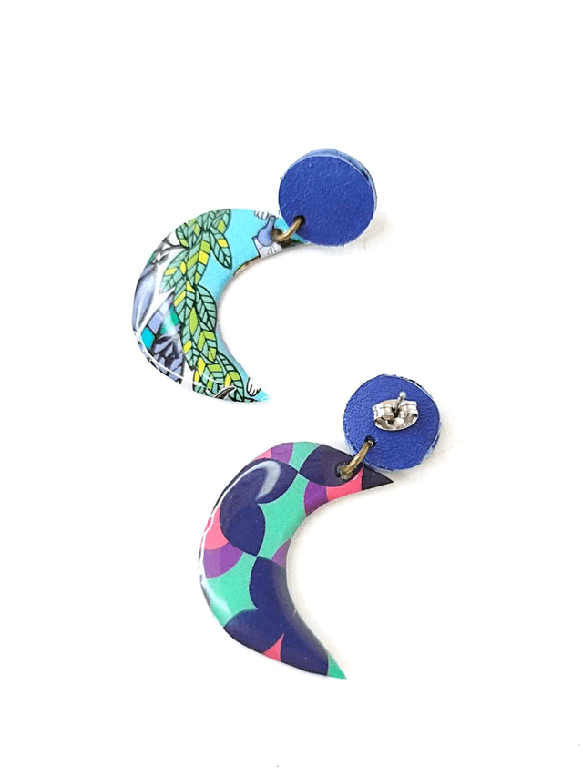 Boucles d'Oreilles Lunes Minimalistes en Carte de Tarot & chutes de Cuir Recyclées - Végétales