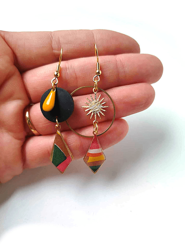 Boucles d'oreilles Asymétriques Upcyclées en Chambre à Air et Papier Recyclés - Solaires
