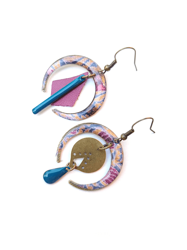 Boucles d'oreilles Asymétriques Upcyclées en Chute de Cuir et Papier Recyclés - Florales - Collection Médiévale