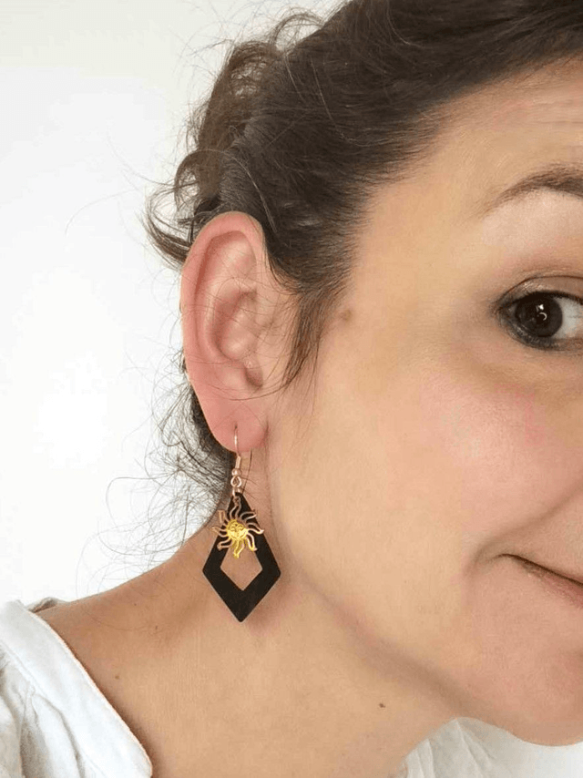Boucles d'Oreilles Upcyclées en Chambre à Air et Acier Inoxydable Doré - Solaires