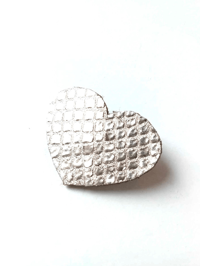 Broche en chute de CUIR et CHAMBRE à AIR de tracteur - Coeur - Pièce Artisanale et Unique 