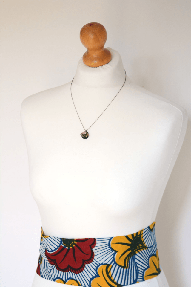 Collier en pendentif en CHAMBRE à AIR RECYCLÉE - Lilas - Pièce Unique