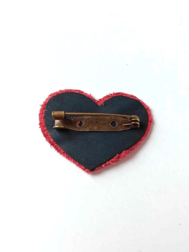 Broche  en chute de CUIR et CHAMBRE à AIR de tracteur - Coeur - Pièce Artisanale et Unique