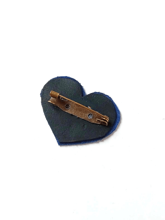 Broche en chute de CUIR et CHAMBRE à AIR de tracteur - Coeur - Pièce Artisanale et Unique (1)