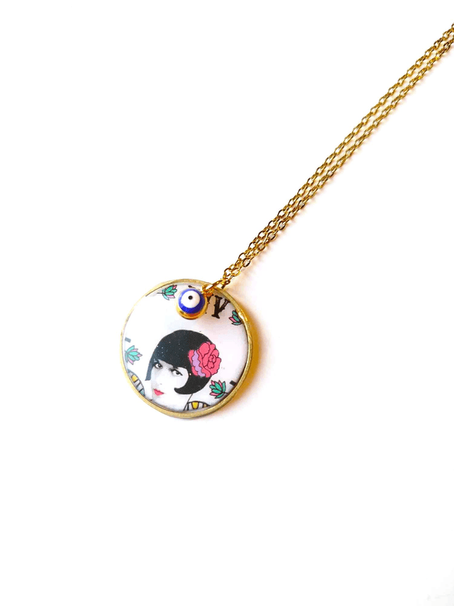 Chaîne avec Pendentif Upcyclé en Carte de Tarot Recyclée - Chiffre Porte-bonheur