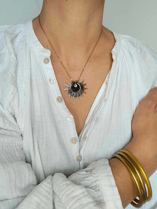 Chaîne avec Pendentif Upcyclé en CHAMBRE à AIR RECYCLÉE - Solaire 