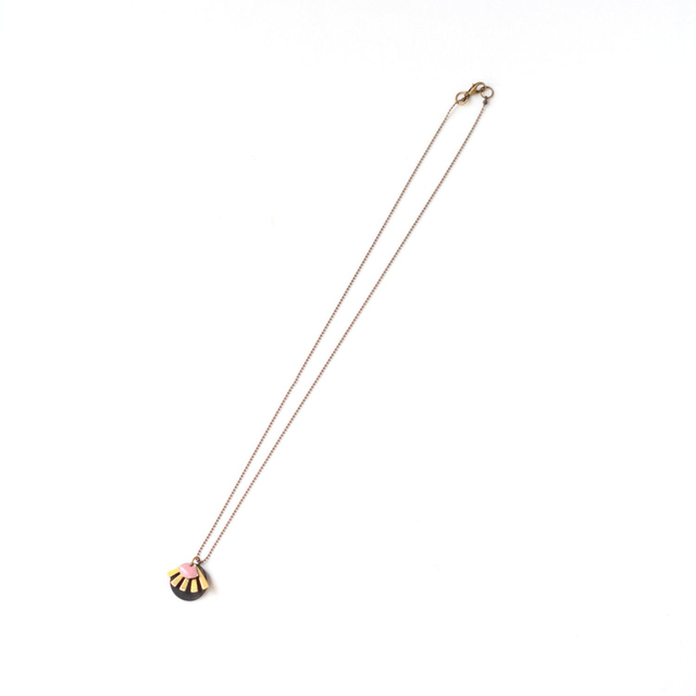 Collier en pendentif en CHAMBRE à AIR RECYCLÉE - Lilas - Pièce Unique