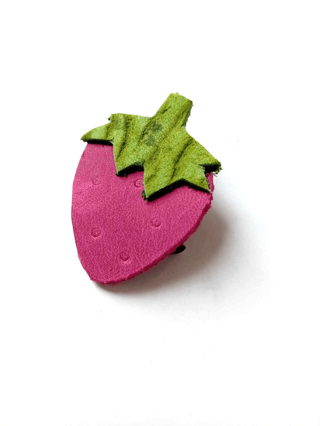 Broche en chute de CUIR et CHAMBRE à AIR de tracteur - Fraise - Pièce Artisanale et Unique