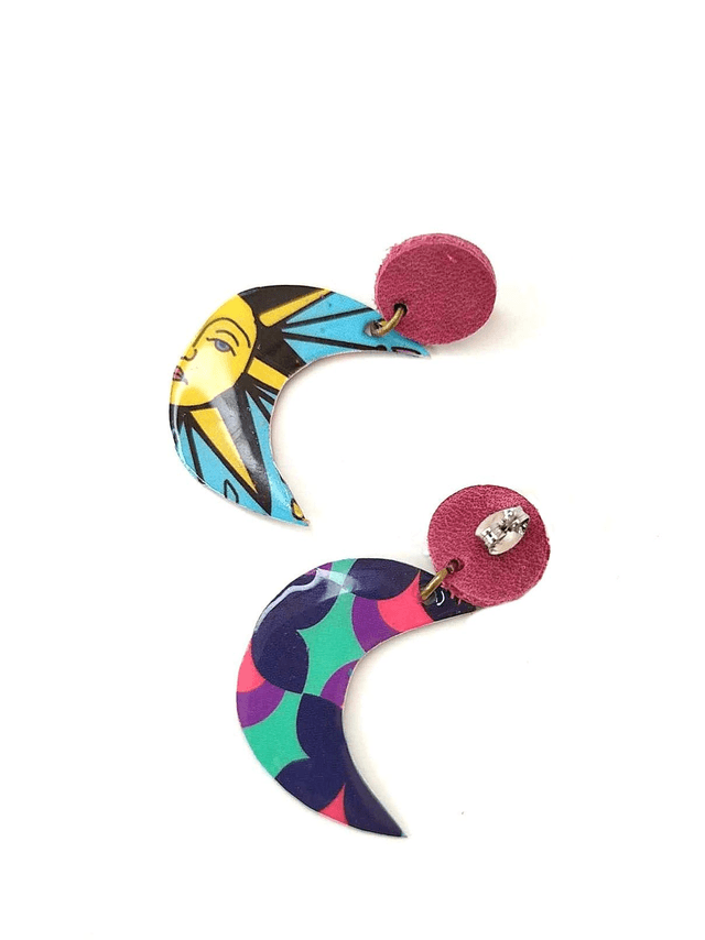 Boucles d'Oreilles Lunes Minimalistes en Carte de Tarot & chutes de Cuir Recyclées - Solaires
