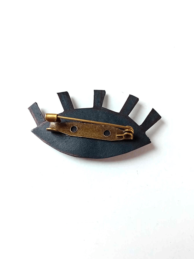 Broche en chute de SIMILICUIR et CHAMBRE à AIR de tracteur - Œil Turque- Pièce Artisanale et Unique