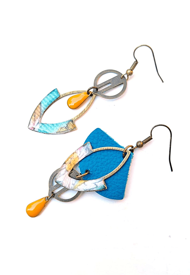 Boucles d'oreilles Asymétriques Upcyclées en Chute de Cuir et Papier Recyclés - Tissus - Collection Médiévale 