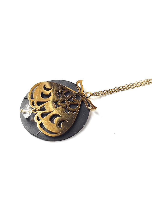 Chaîne avec Pendentif Upcyclé en CHAMBRE à AIR RECYCLÉE et Perle en verre Recyclée - Papillon Lunaire